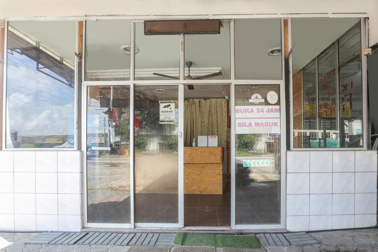 Oyo 90321 Hotel Bajet Sri Manal Tanah Merah  Luaran gambar