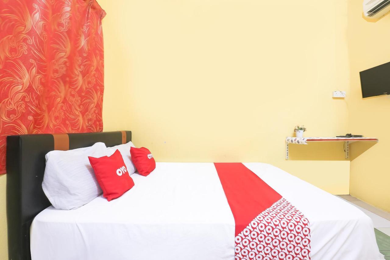 Oyo 90321 Hotel Bajet Sri Manal Tanah Merah  Luaran gambar