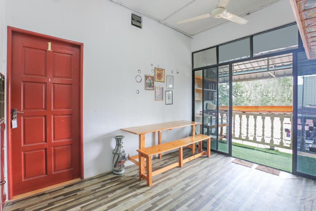 Oyo 90321 Hotel Bajet Sri Manal Tanah Merah  Luaran gambar