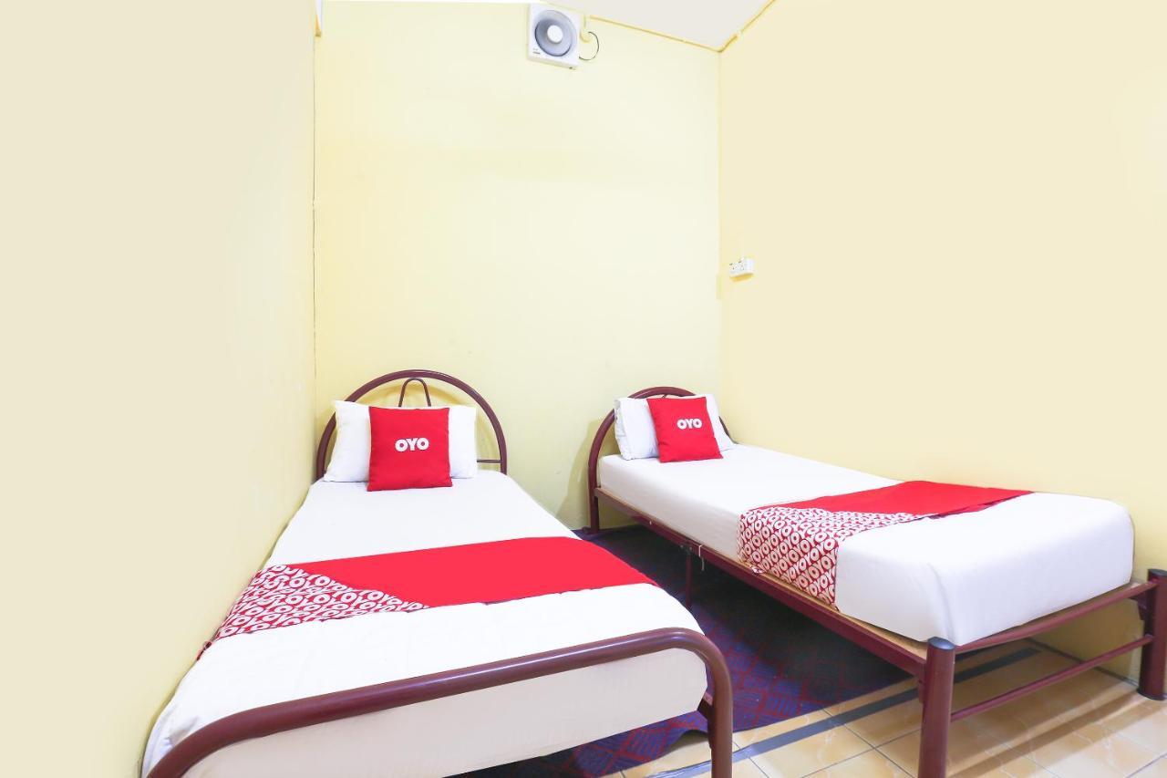 Oyo 90321 Hotel Bajet Sri Manal Tanah Merah  Luaran gambar