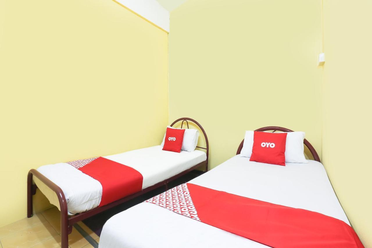 Oyo 90321 Hotel Bajet Sri Manal Tanah Merah  Luaran gambar
