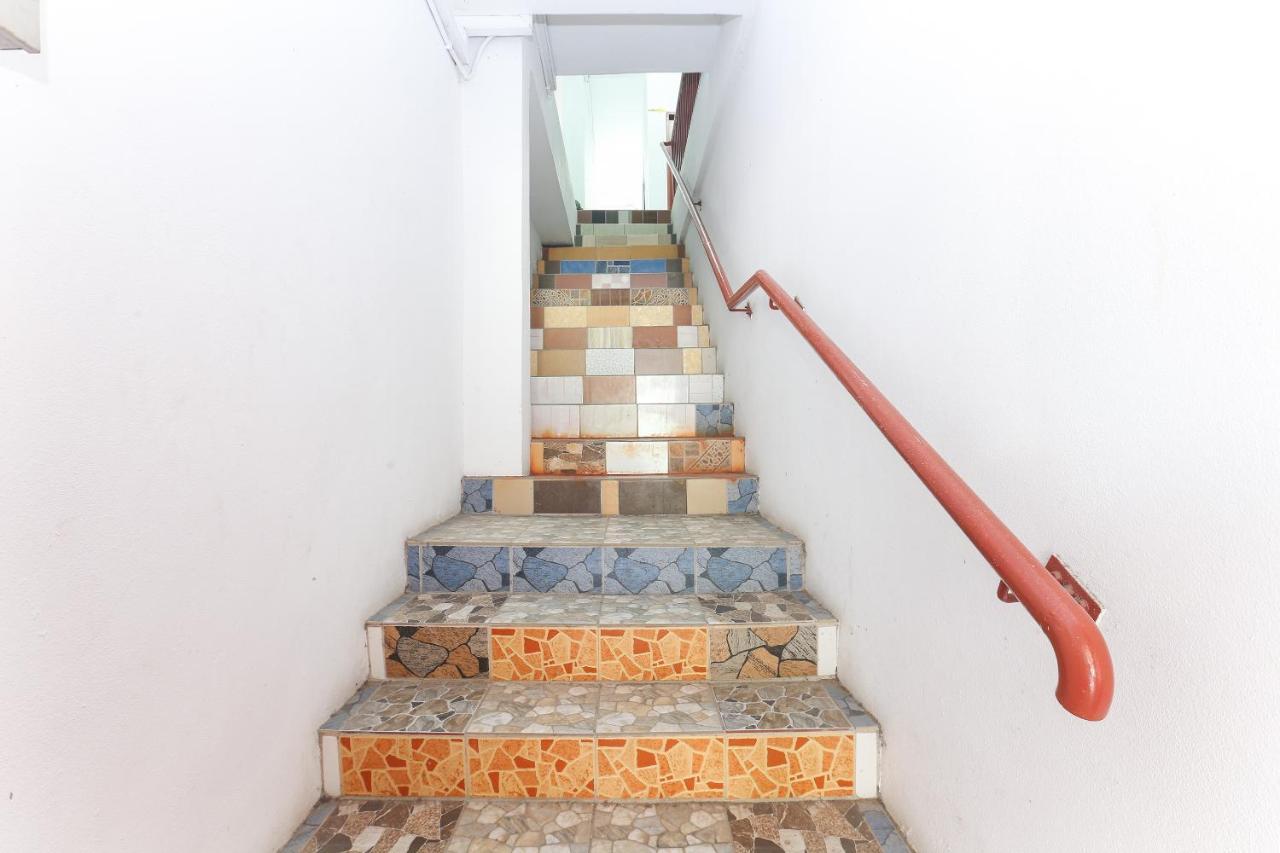 Oyo 90321 Hotel Bajet Sri Manal Tanah Merah  Luaran gambar