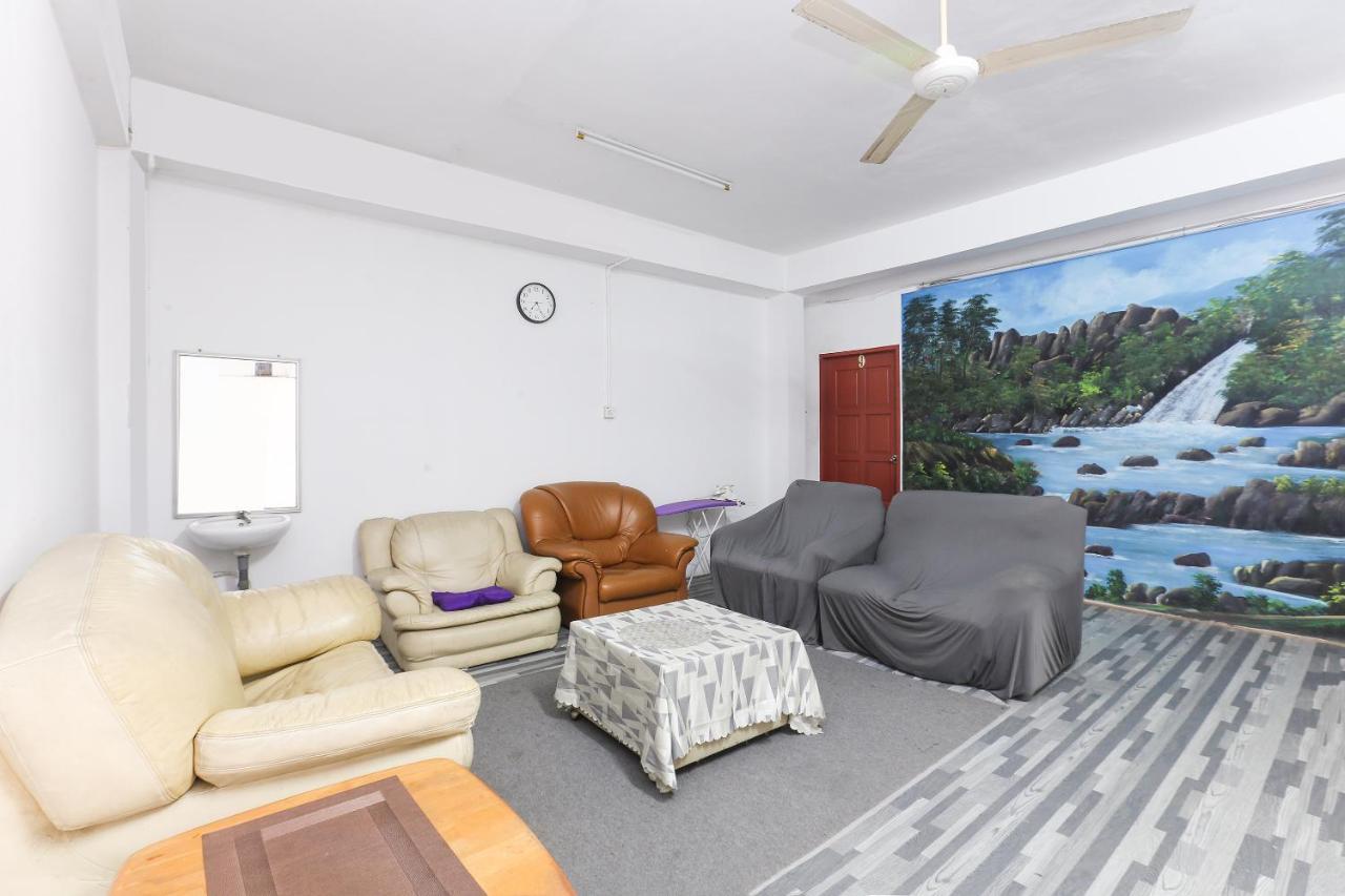 Oyo 90321 Hotel Bajet Sri Manal Tanah Merah  Luaran gambar